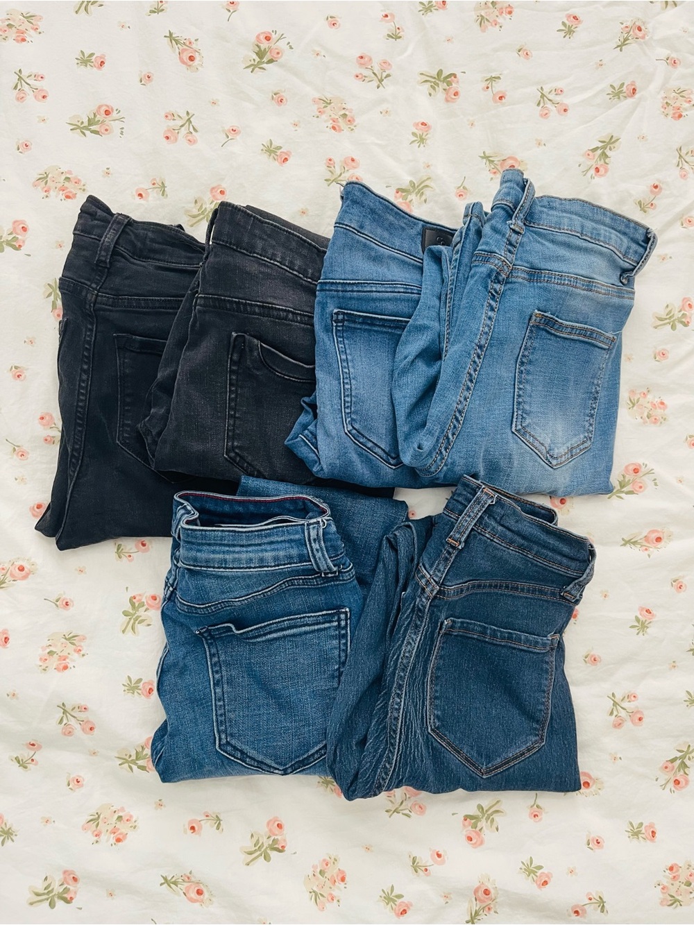 Lot of 6 Women’s Casual Jeans Stack - Black and Blue Denim